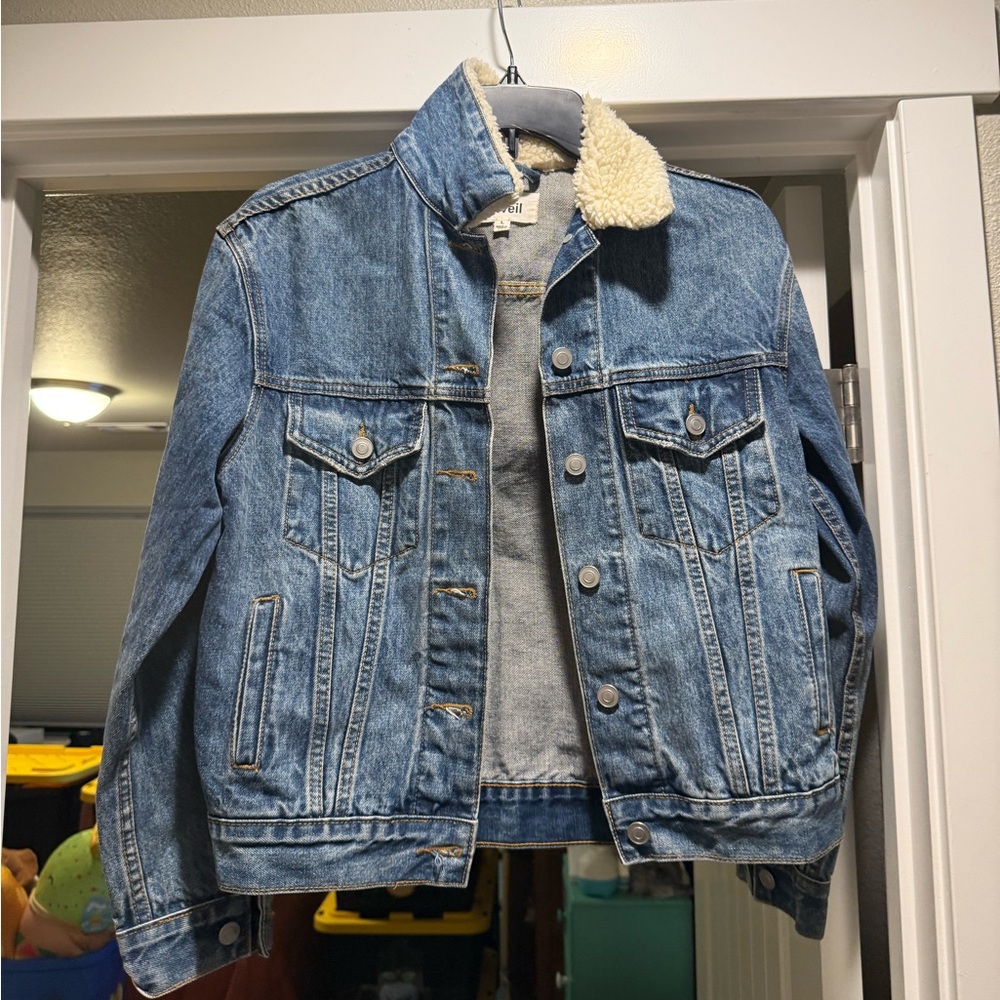 🍋‍🟩Classic Blue Denim Jacket with Sherpa Lining
